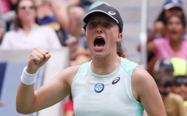 Световната номер 1 в женския тенис Ига Швьонтек спечели трудна