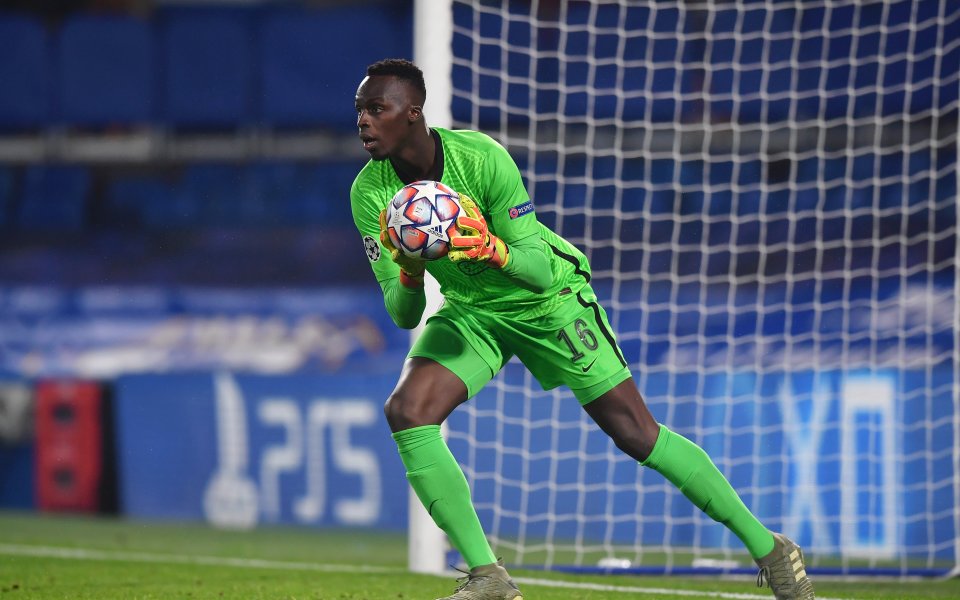 30-годишният вратар на Челси Едуард Менди е разочарован от предложението