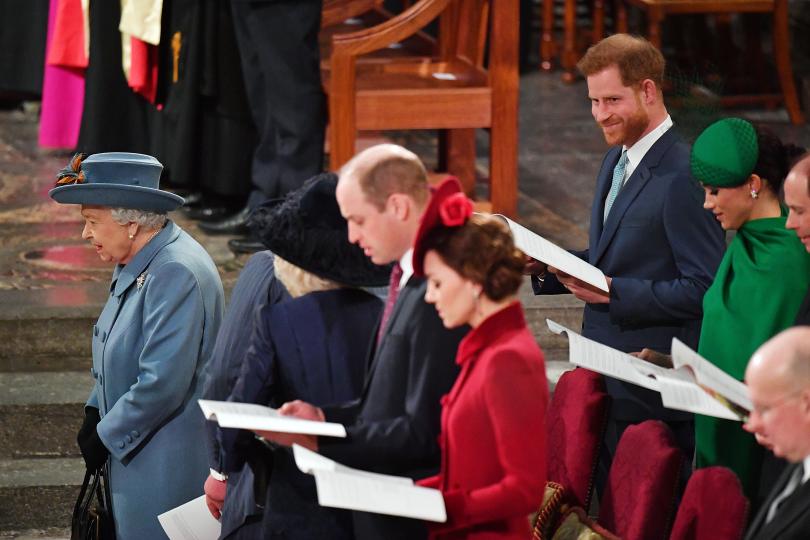 <p>Последният публичен ангажимент на Меган Маркъл и принц Хари преди оттеглянето им като висши членове на кралското семейство - служба в Уестминстърското абатство по случай Деня на Общността на нациите, 9 март 2020 г.&nbsp;<em>Повече за събитието прочетете тук ► </em><u><strong><a href="https://www.edna.bg/izvestni/megan-markyl-se-sboguva-dryzko-i-elegantno-na-posledniia-si-kralski-angazhiment-s-princ-hari-4660952" target="_blank">Меган Маркъл се сбогува дръзко и елегантно на последния си кралски ангажимент с принц Хари</a></strong></u></p>