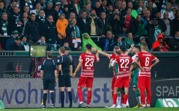 Аугсбург прекъсна серията си от три поредни загуби в Бундеслигата
