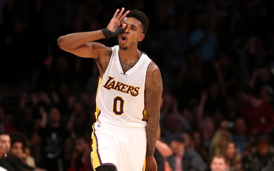 Бившата звезда от НБА Ник Йънг бе изхръвлен през въжетата