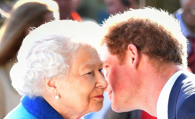 Трогателно: Принц Хари се сбогува с Елизабет II