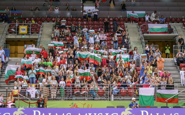 Уникално! Гимнастичка с физическо увреждане остави без дъх 