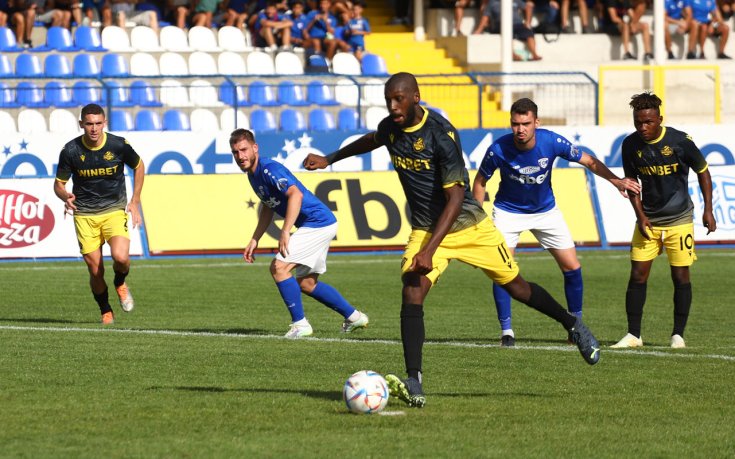 Ботев се чуди между Дубай и Доха за зимен лагер