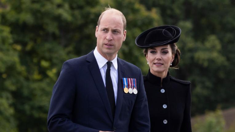  Кейт и Уилям поздравяват войските, които ще вземат участие в погребението на кралицата 