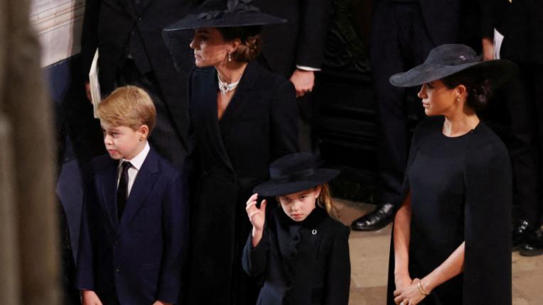 Принц Джордж и принцеса Шарлот кралица Елизабет Втора погребение