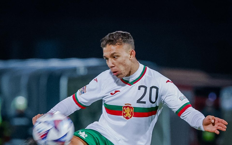 Един от клубовете, които проявяваха най-сериозен интерес към халфа на