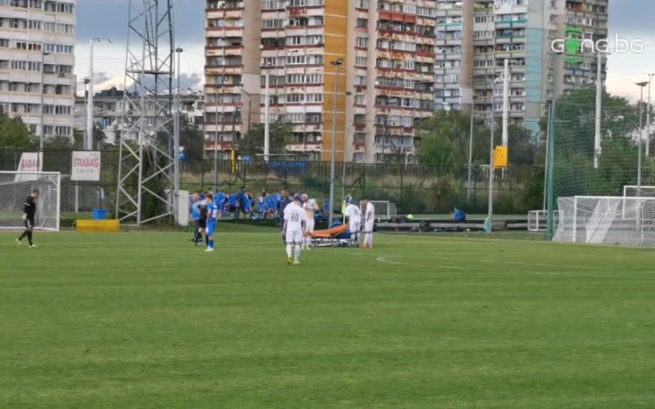 Играч на Левски контузи зловещо футболист на Спортист Своге