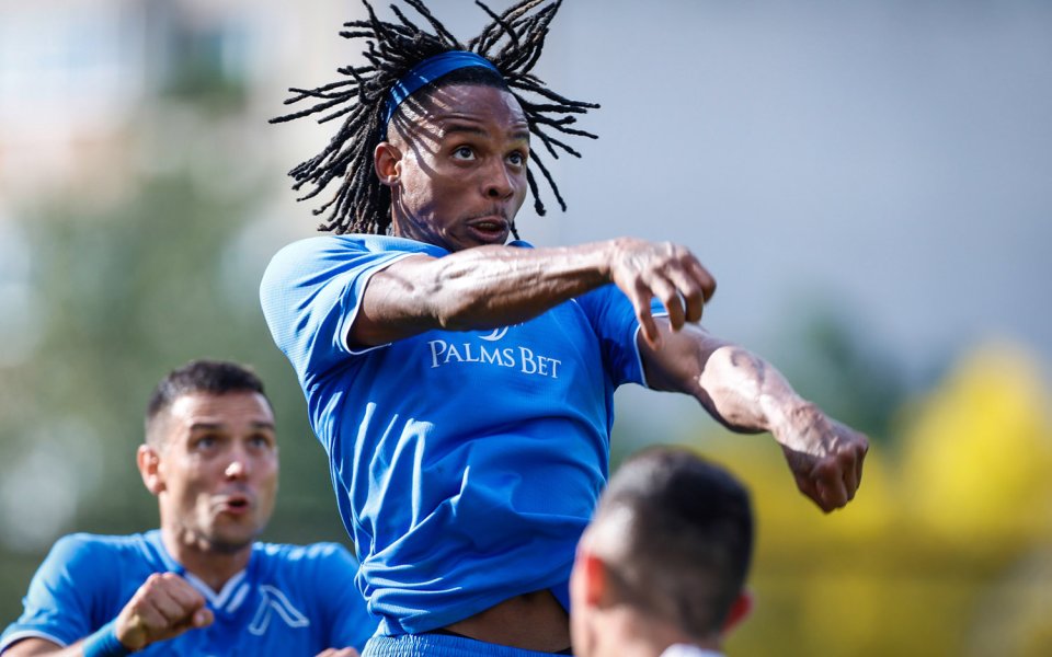 Защитникът на Левски – Жереми Петрис, е под въпрос за