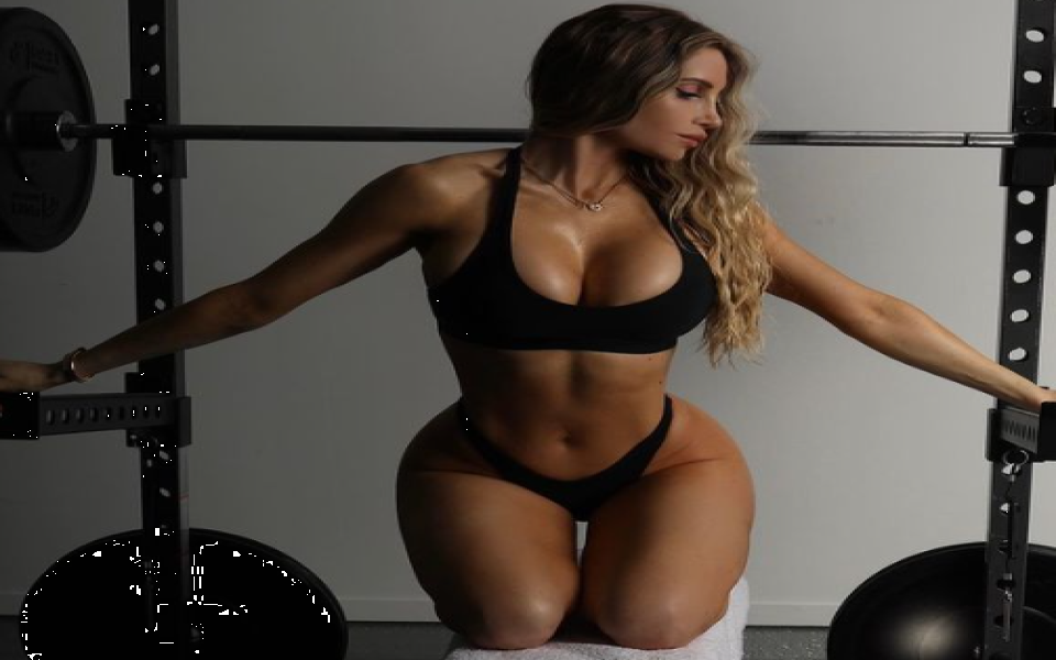 Аманда Лий е фитнес гуру и пилатес инструктор с над 11 милиона