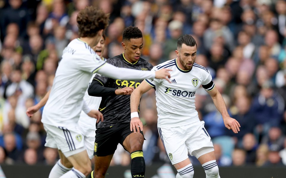 Лийдс - Астън Вила