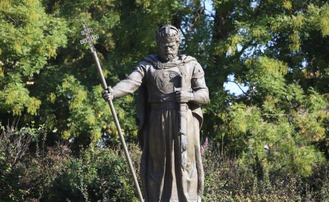  Паметникът на цар Самуил в София 