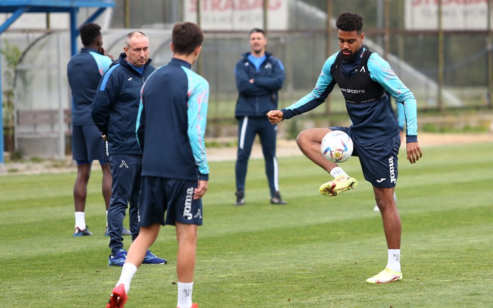 Треньорът на Левски Станимир Стоилов може и да не е наясно