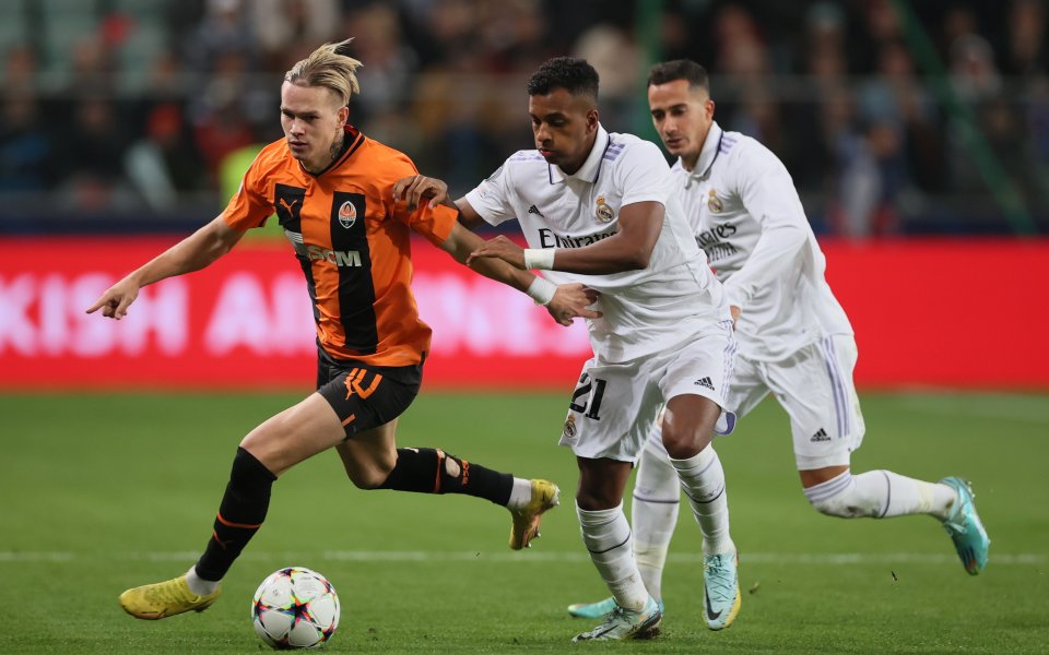 Шахтьор Донецк и Реал Мадрид играят при резултат 1:0 в двубой