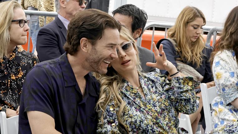  Бъдещи родители: Кейли Куоко и Том Пелфри 