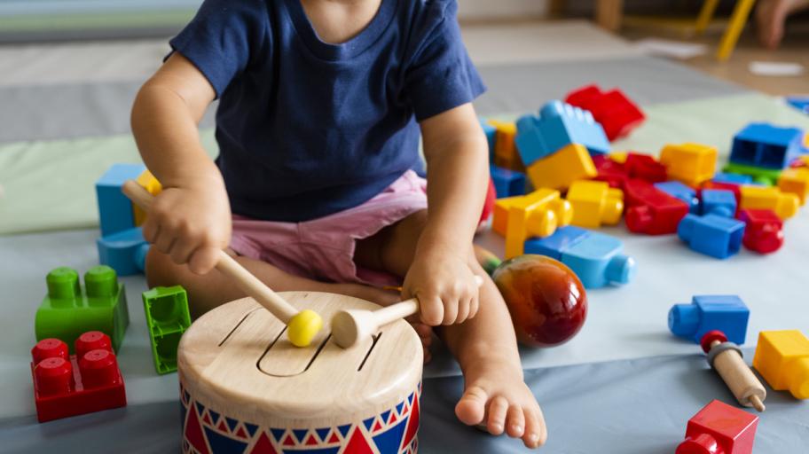 10 чудесни умения, които бебета и деца усвояват от музикалните инструменти
