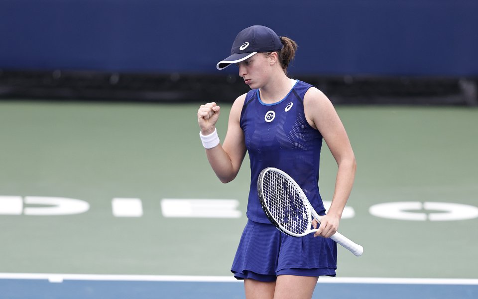 Водачката в световната ранглиста по тенис Ига Швьонтек (Полша) се