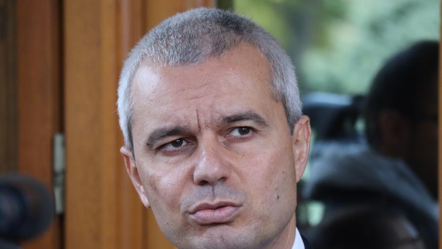 <p>Костадинов: Този парламент е мъртво роден</p>