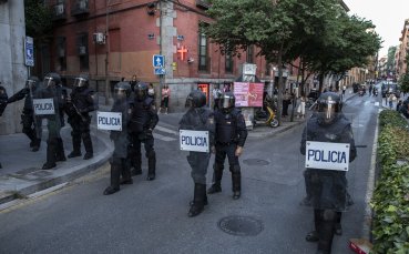 Испания няма да изпраща полицейски части за борба с безредиците