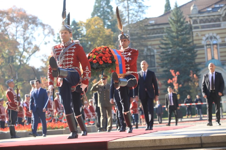 <p>Президентът на Армения Вахагн Хачатурян е на посещение у нас</p>