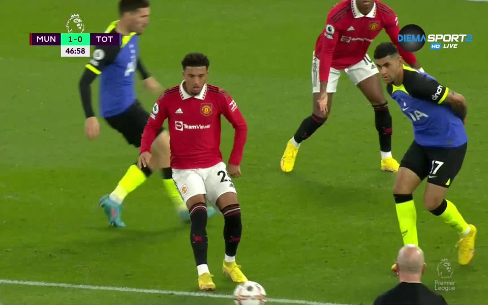 В 47-та минута Санчо предостави топката за Фред, който стреля