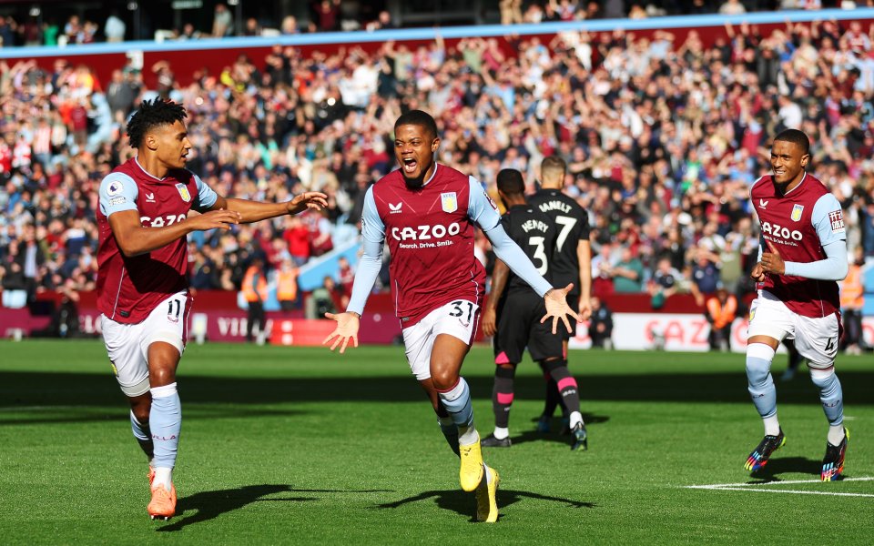 Астън Вила успя да разгроми с 4:0 Брентфорд в мач