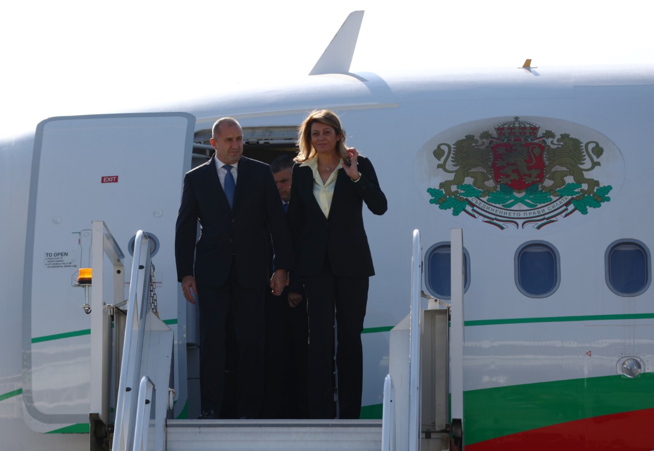 Българският държавен глава Румен Радев и неговата съпруга Десислава Радева пристигнаха на посещение в Република Молдова