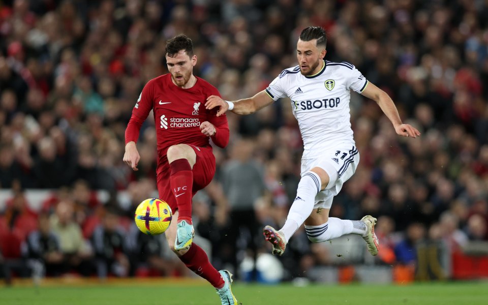 Отборите на Ливърпул и Лийдс Юнайтед играят при резултат 1:1