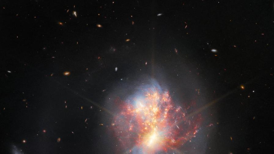 Сливащите се галактики IC1623 / Архив