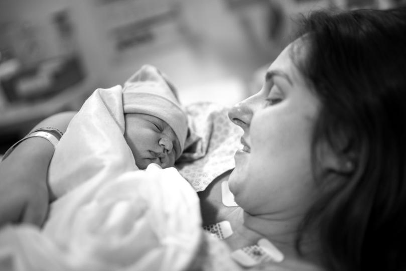 Първата среща между майка и бебе - вълшебният миг, който просълзява