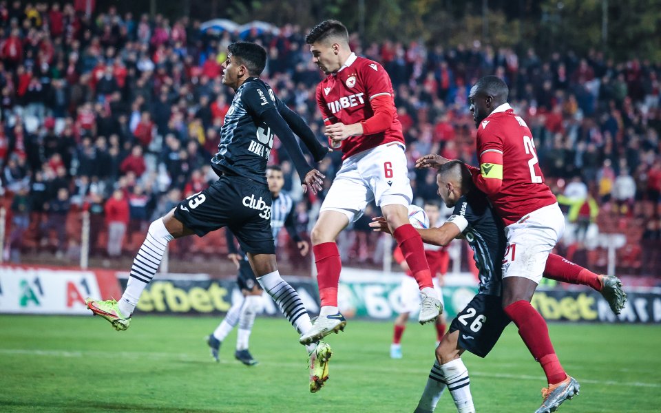 Легендата на ЦСКА - Аспарух Никодимов, определи като слаба играта на