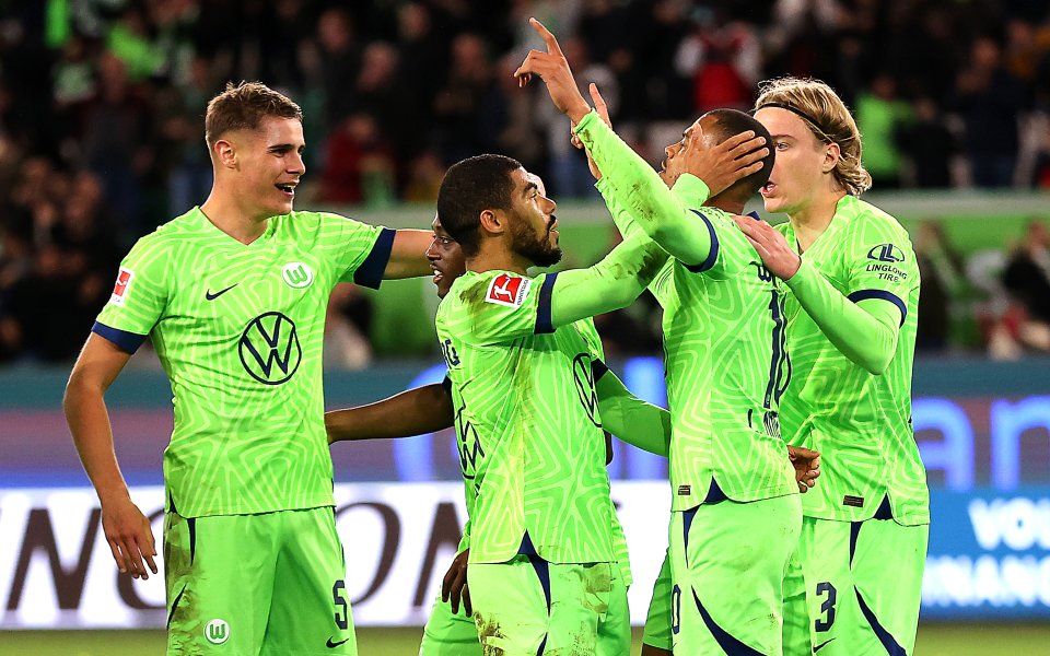 Волфсбург надделя с 2:0 над Борусия (Дортмунд) в мач от