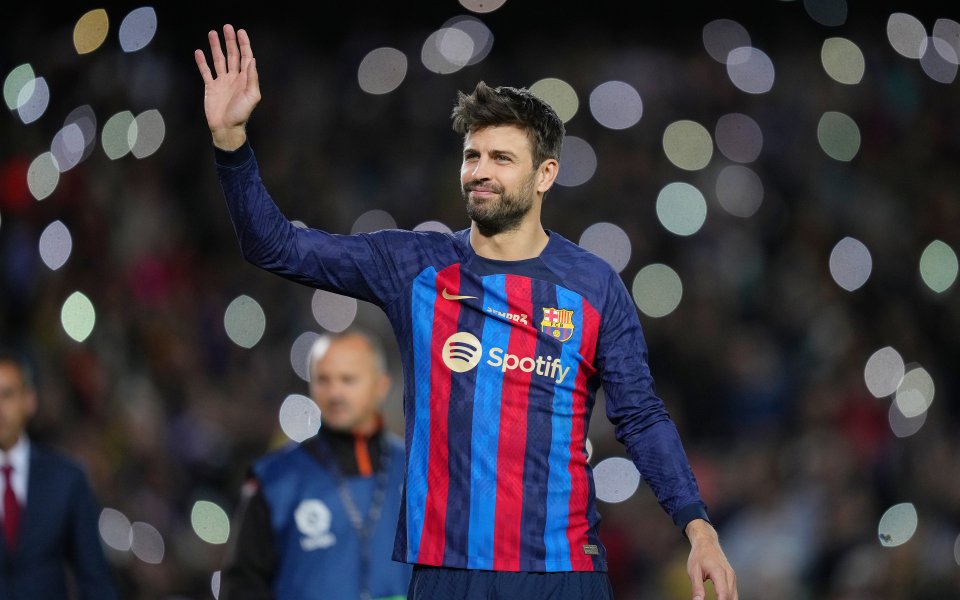 Жерар Пике не успя да влезне на терена по време на