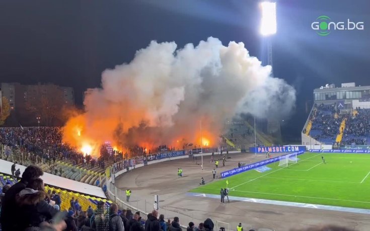 Запалиха факли на 
