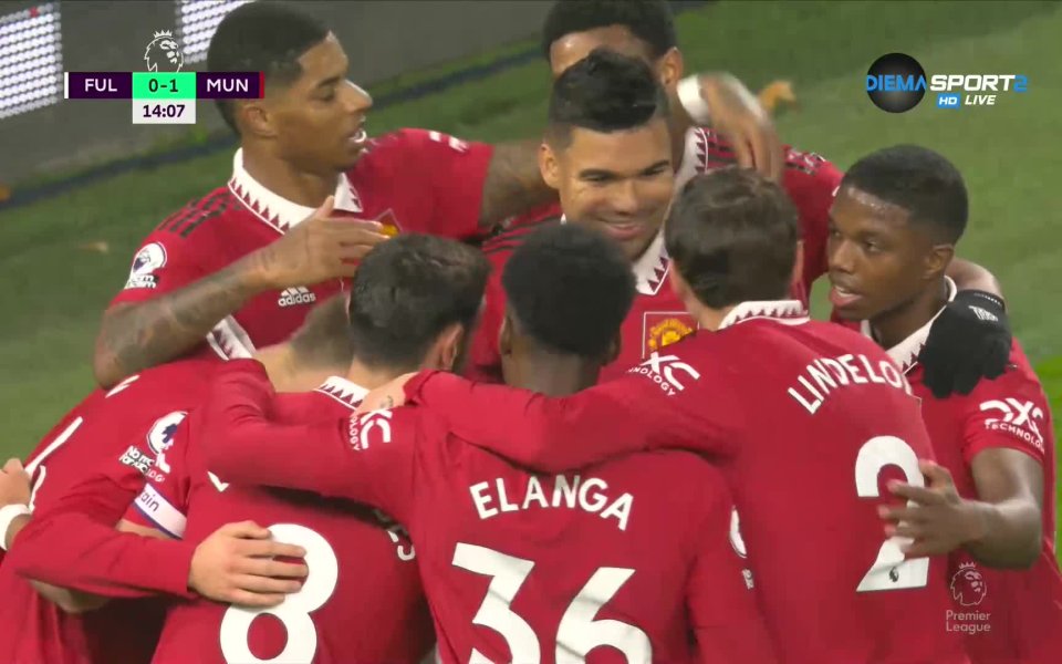 В 14-ата минута. Каземиро отне топката в средата на терена