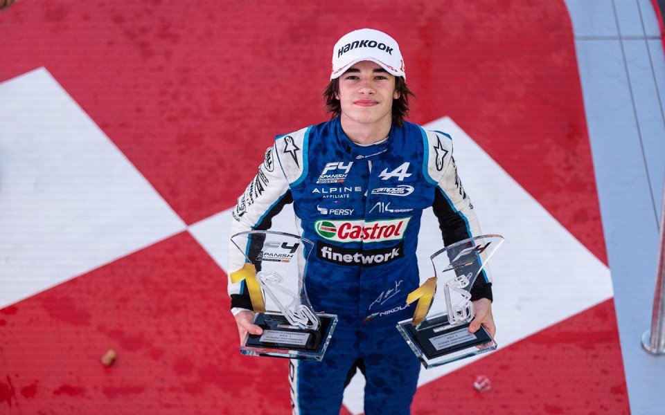 Българският пилот в испанската Формула 4 Никола Цолов завърши сезон