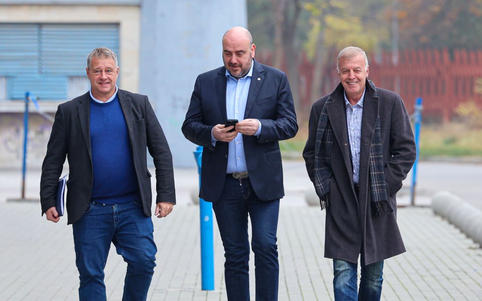 Днес бе много важен ден за бъдещето на Левски. В 11:00