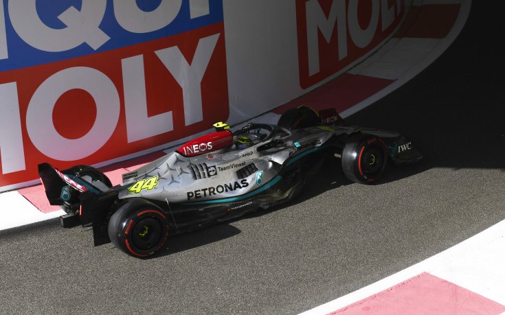 Хамилтън с най-добро време в първата тренировка на 