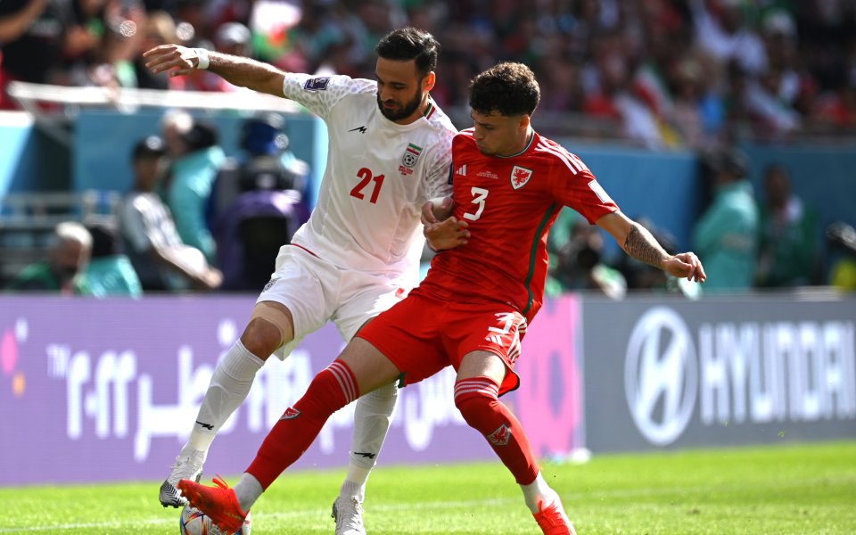 Уелс и Иран играят при  във втория си двубой от