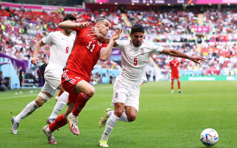 Уелс и Иран играят при  във втория си двубой от