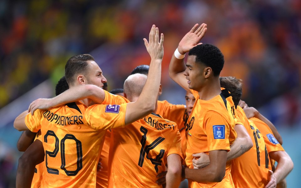 Нидерландия и Еквадор играят при 1:0 в мач от група А