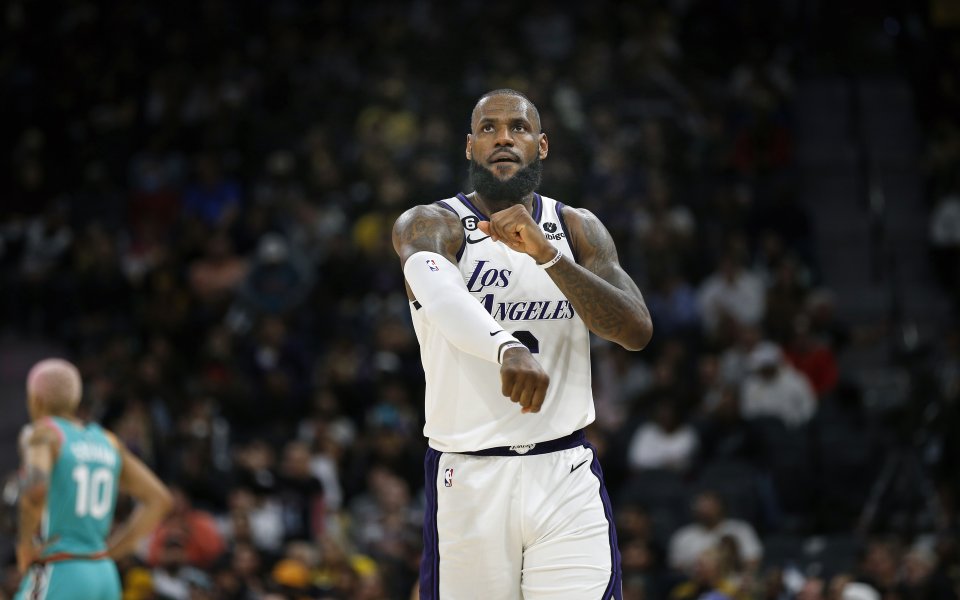 ЛеБрон Джеймс отбеляза 39 точки за победата на неговия Лос