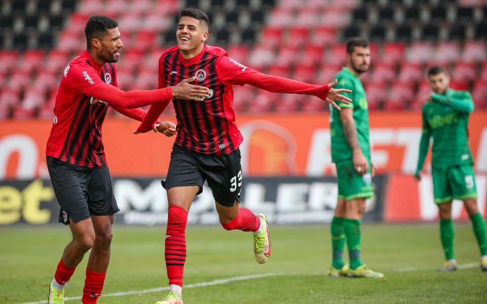 Локомотив София е близо до това да осъществи сериозен изходящ