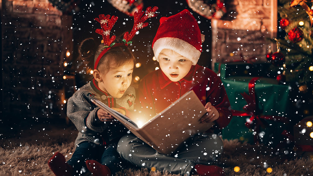 <p><iframe frameborder="0" height="330" scrolling="no" src="https://assets.pinterest.com/ext/embed.html?id=447404544206724014" width="345"></iframe></p>

<p><strong>Трошете чинии (Дания)</strong></p>

<p>Още една датска новогодишна традиция включва много шум и... счупени съдове. На 31 декември празнуващите по традиция хвърлят стари чинии и чаши пред входната врата, за да прогонят лошия късмет. Само не забравяйте дебелите ръкавици, когато дойде време за почистване</p>