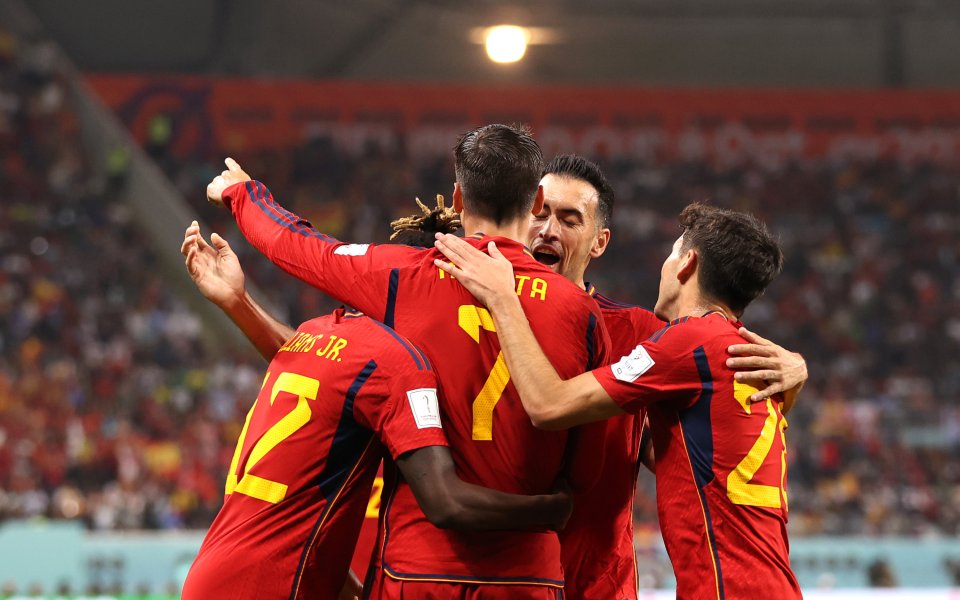 Япония и Испания играят при резултат 0:1 в последен двубой за