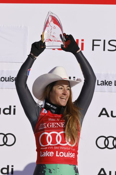 София Годжа спечели второто спускане в Лейк Луис1