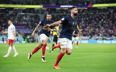 Франция и Полша играят при резултат 1 0 в осминафинален мач от