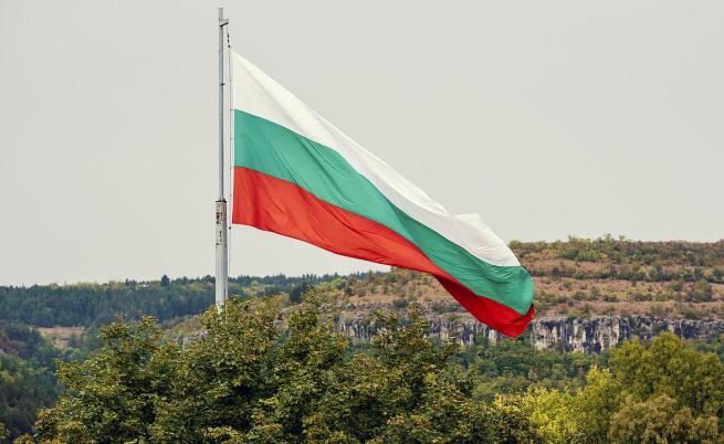 Земя като човешка длан: 100 факта за любимата България