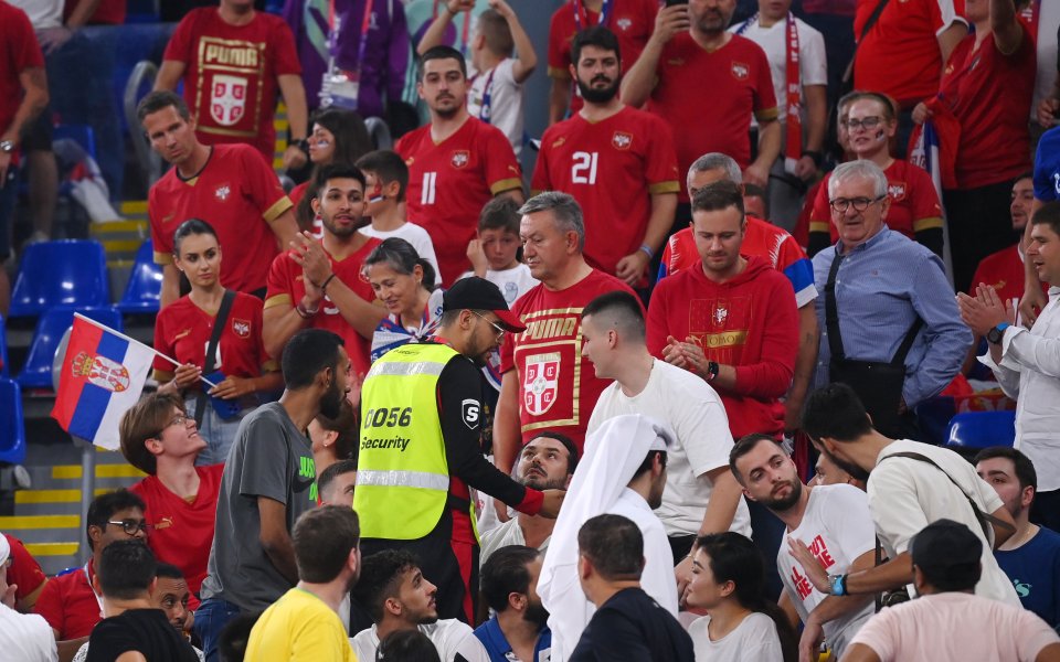 ФИФА глоби Хърватия и Сърбия заради политически послания в Катар
