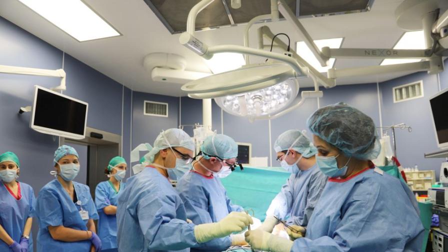 Специалисти от ВМА трансплантираха черен дроб на 50-годишен мъж